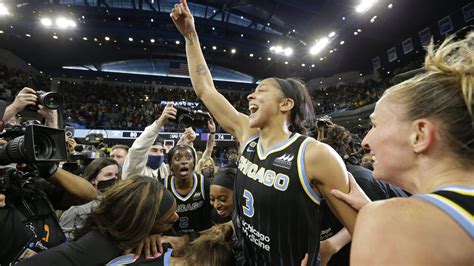 Candace Parker Poised To Leave Chicago Sky For Las Vegas Aces Axios Chicago