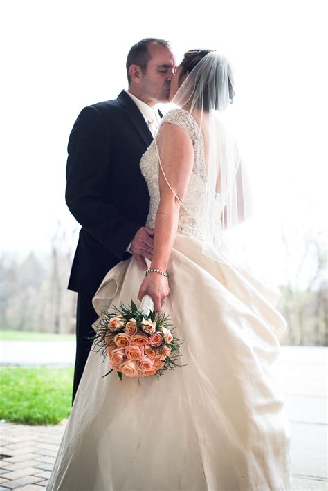 Wedding Photography Reception Bride And Groom Kiss Dress Cute