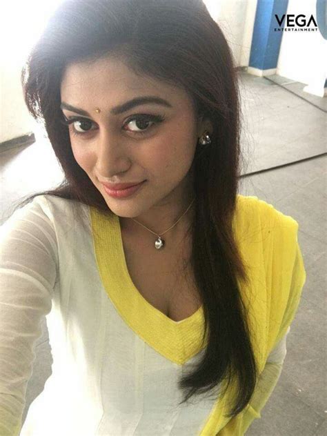 selfie tops oviya helen indian bridal sarees tamil actress photos south indian actress