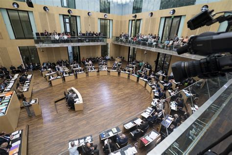Der bundesrat in deutschland ist die kammer der bundesländer. IT-Sicherheitsgesetz passiert den Bundesrat: QSC hilft ...