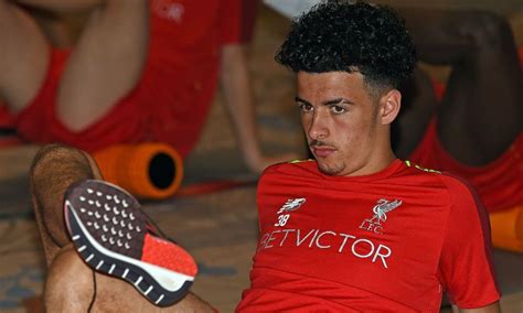 He plays for liverpool in football manager 2020. Klopp reveals Liverpool's plan for Curtis Jones - Liverpool FC