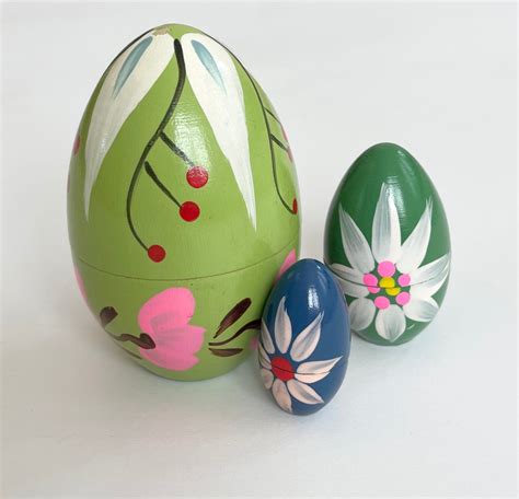 Polish Wooden Nesting Egg Lot Of 4 Hand Painted Eggs Vintage Handmade