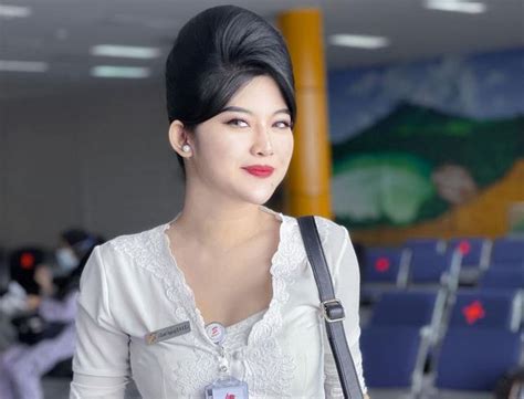 Potret Cantik Pramugari Dara Agung Ariani Netizen Tahi Lalatnya Ngangenin News On Rcti