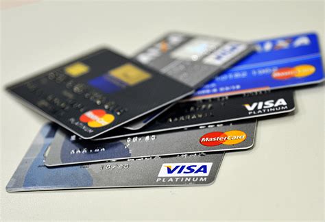 Taxa De Juros Do Rotativo Do Cartão De Crédito Bate Novo Recorde