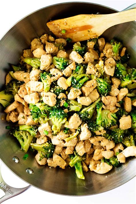 Chicken and broccoli alfredo with garlic and mustard. 15 Minute Sesame Chicken and Broccoli • So Damn Delish