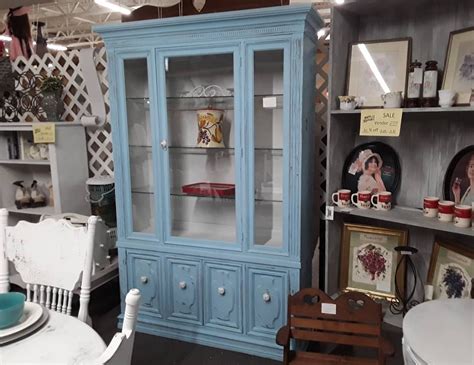 What kind of paint do you use to distress furniture? Pin by Kaylina Clair on Distressed Furniture Co. in 2020 ...