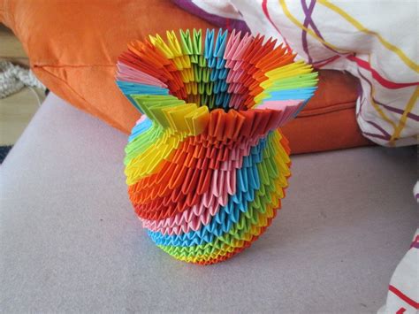 3d Origami Rainbow Vase By Vanjuschka Rainbow Origami Origami