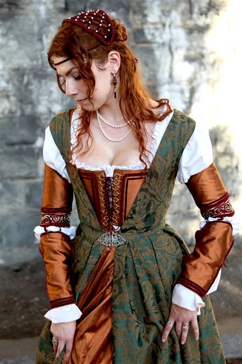 italian renaissance ensemble renaissance fashion medieval fashion medieval clothing