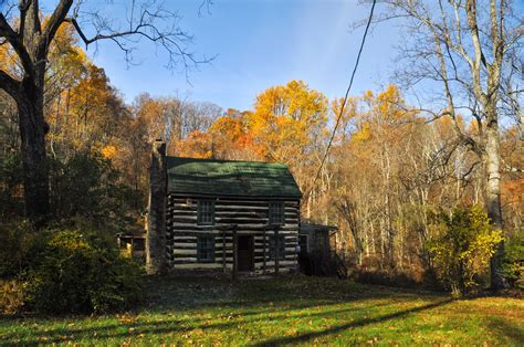 Get in touch with the natural beauty of shenandoah national park at this delightful, affordable getaway. Crusher Ridge: A Quick Hike Up To Skyline Drive