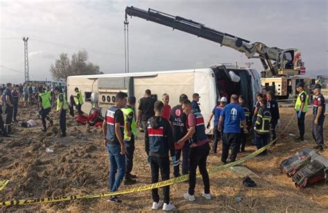 Amasya da yolcu otobüsü devrildi 6 ölü 35 yaralı Tele1
