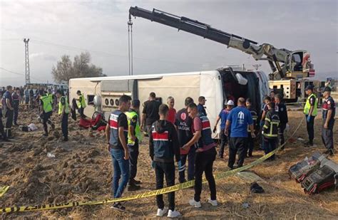 Amasya Da Yolcu Otob S Devrildi L Yaral Tele