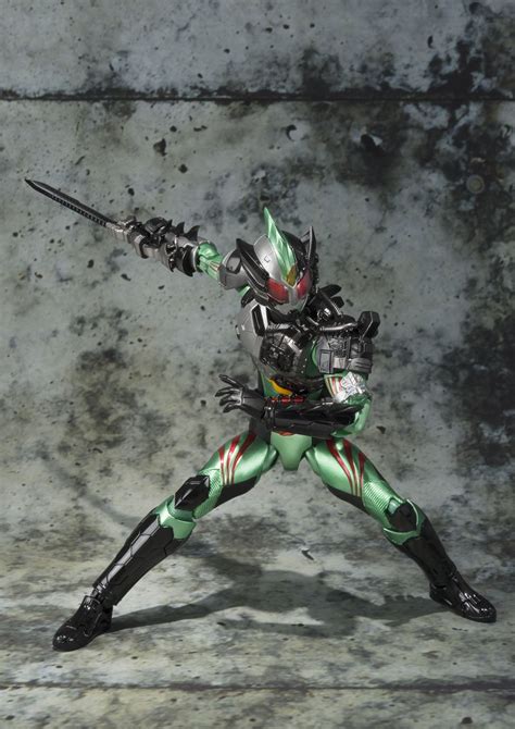 This kamen rider amazon omega full armor pepakura includes : S.H.Figuarts - Kamen Rider Amazon New Omega