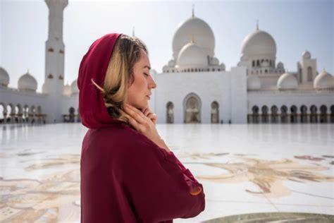 what to wear abu dhabi dress code