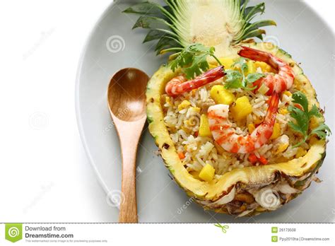Gebratener Reis Der Ananas Stockfoto Bild Von Schale