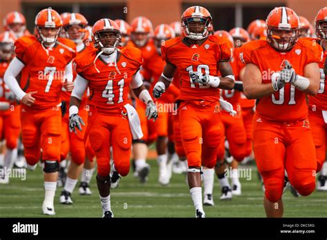 Rush and division hi-res stock photography and images - Alamy