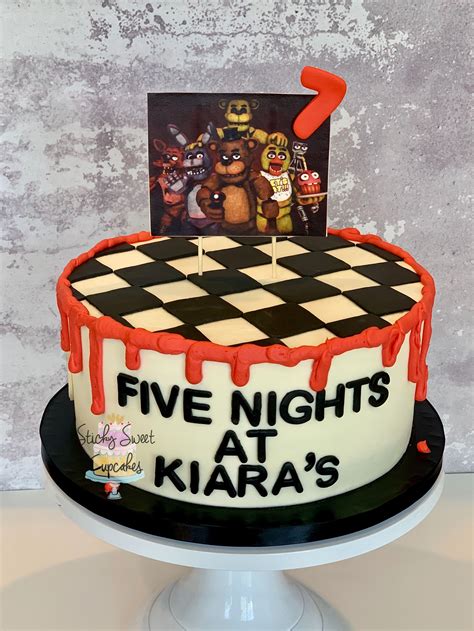 How Cute Is This Five Night’s At Freddy’s Cake Fivenightsatfreddys