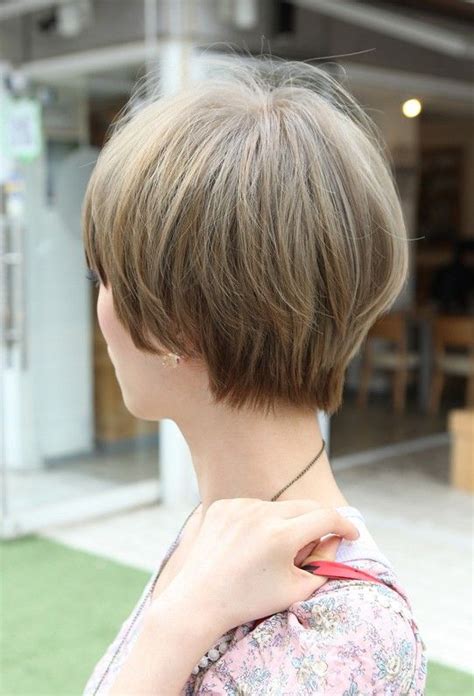 All know these looks as a very viral hairdo! Beautiful Bowl-Cut with Retro Fringe - Short Japanese ...