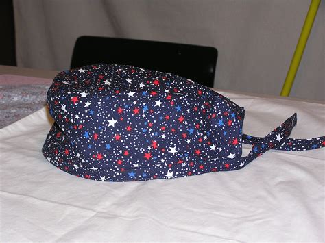 Scrubs are the sanitary clothing worn by surgeons, nurses, physicians and other workers involved in patient care in hospitals.originally designed for use by surgeons and other operating room personnel, who would put them on when sterilizing themselves, or scrubbing in, before surgery, they are now worn by many hospital personnel. Scrub Cap for Co-worker - Sewing Projects | BurdaStyle.com