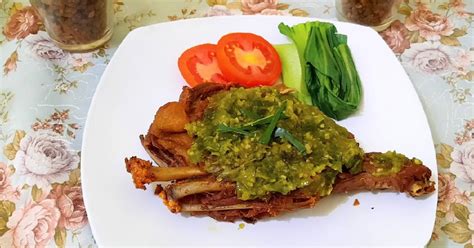 Tenang saja, bebek sangat mudah diolah kok. Resep Bebek Goreng Sambal Hijau Simpel oleh Wina Rubiyanto ...