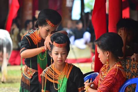 Ciri Khas Baju Adat Toraja Yang Wajib Anda Ketahui Tondok Toraya