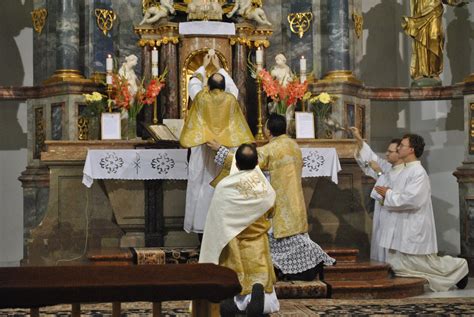 A pár mindent megtett, hogy egyben tartsák a családjukat, végül kudarcot vallottak. Szent György Alapítvány: Latintábor 2011 (Perbete, Felvidék)
