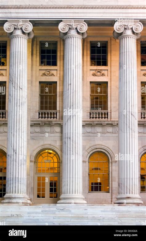 Columns Arches And Windows 10th Circuit Court Of Appeals Building