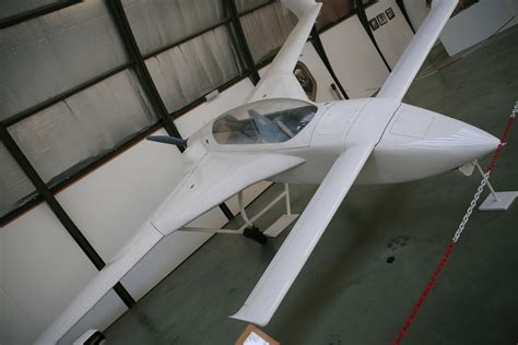 The Rutan Model 61 Long Ez A Tandem 2 Seater Homebuilt Aircraft