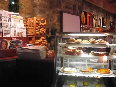 Desde el 20 de septiembre de 2010, presenta en antena 3 de atresmedia; Hotel Karlos Arguiñano, Zarautz, España | HotelSearch.com