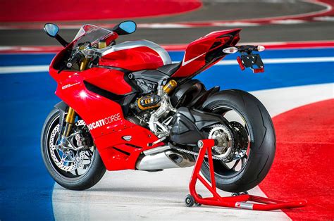 The motorcycle is named after the small manufacturing town of borgo panigale. DUCATI Workshop Manuals Resource: DUCATI SUPERBIKE 1199 ...