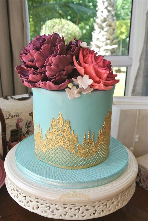 The Grand Dame Decorated Cake By Sumaiya Omar The Cakesdecor