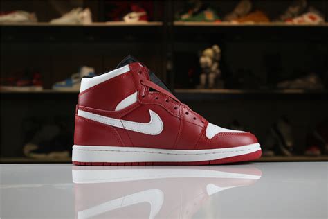 Jordan 1 mid white heel to chicago custom. Air Jordan 1 Mid "Chicago" Gym Red/White 554724-605 Men's ...