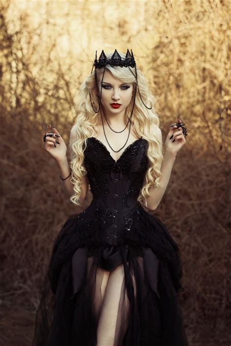 Dark Beauty Gothic Beauty Looks Halloween Halloween Costumes Dark