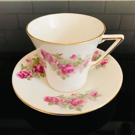 Vintage Windsor Tea Cup And Saucer Fine Bone China Pink Roses England