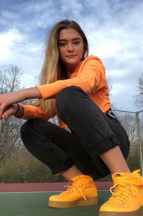 Lizzy Greene☺️💕 In 2020 Wearing Red Instagram Girls Hype Shoes