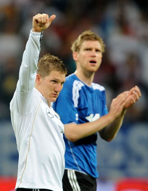 Er ging mit dem grinsen schon zu bett. Bastian Schweinsteiger: "Furchterregende Aura von Adolf ...