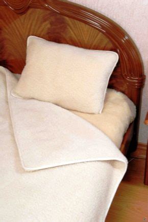 Detail yang mungkin akan menghasilkan pendapat berbeda adalah fakta bahwa mereka terbuat dari kulit domba dan bulu yang sebenarnya. Bantal Bulu Domba : Grosir Tibet Mongolia Bulu Domba ...