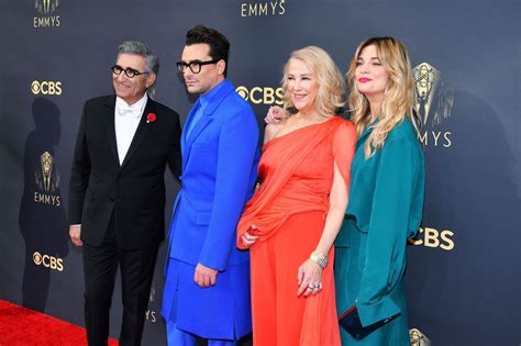 Emmys 2021 Schitts Creek Stars Reunite Photos