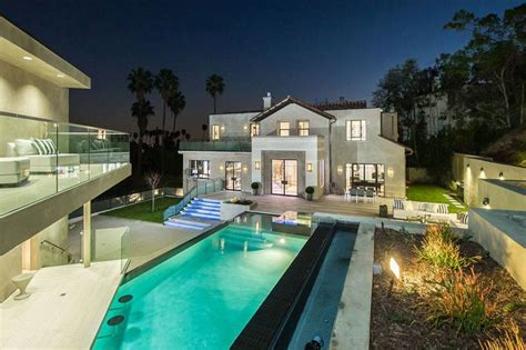 Rihannas Hollywood Hills Home Exudes Modern Glam