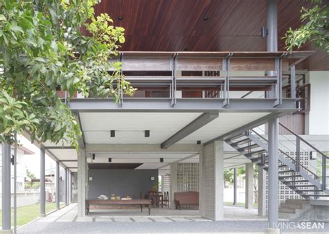 Two story modern style house design with spacious deck. Top 10 Houses to Beat the Heat / Modern Tropical House ...
