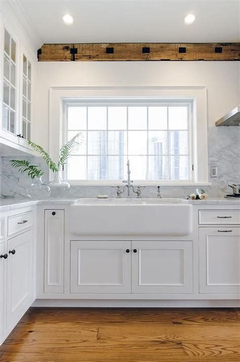 39 Popular Farmhouse Sink Faucet Design Ideas Perfect For Your Kitchen