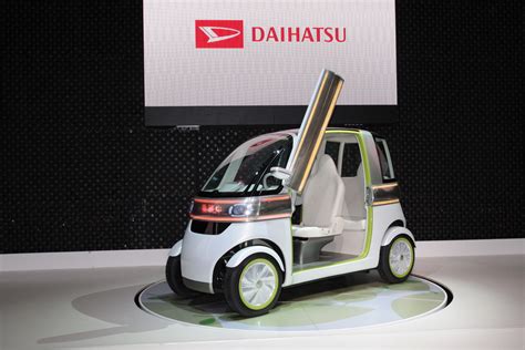 Tokyo Motor Show Tiny Daihatsu Pico Ev Concept Updated Carscoops