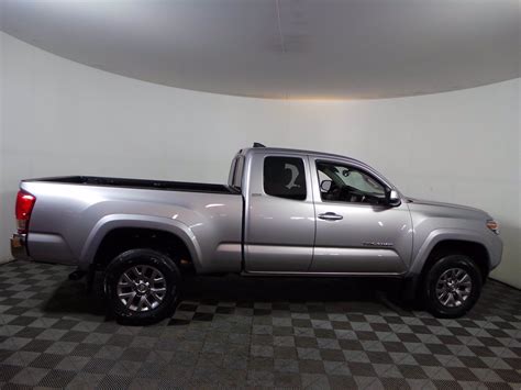 Certified Pre Owned 2017 Toyota Tacoma Sr5 4wd Access Cab