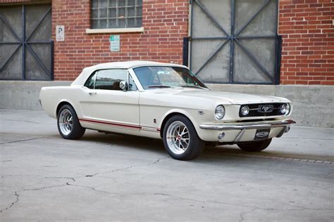 Revology 1966 Mustang Gt Convertible 87 1 Revology Cars