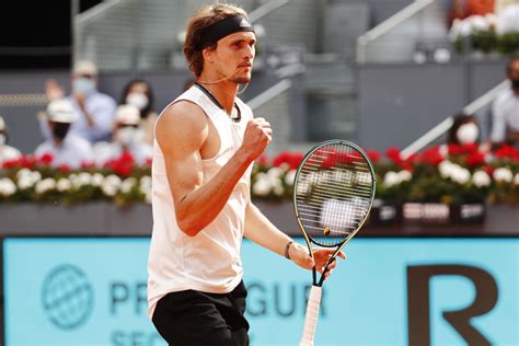 Matteo berrettini scende in campo per la partita più importante della sua carriera: Masters de Madrid | Alexander Zverev domine Dominic Thiem ...
