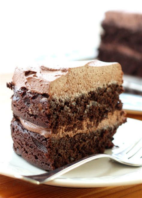 Red quinoa holds its shape better while cooking, so is a great choice for salads. Chocolate Quinoa Desserts : quinoa cake