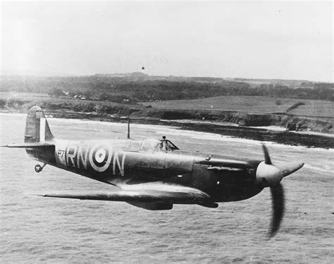 Supermarine Spitfire Mk Iia Rn N P7895 Of No 72 Squadron Raf World