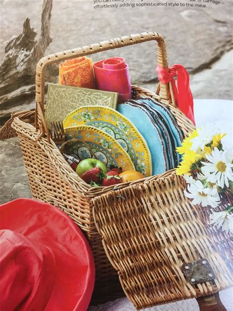 See more ideas about picnic, tablescapes, perfect picnic. Pin by Glenda Tillman on Outside Living | Outside living ...