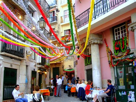 Rota de santo antónio em lisboa (junho). Festival of Santo Antonio and Festas de Lisboa: Lisbon's ...