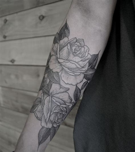 Signification des modèles les plus populaires. Tatouage rose : poignet, bras, avant-bras... 20 idées de ...
