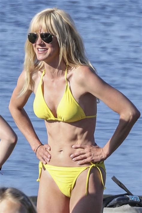 Anna Faris Shows Off Her Fit Figure In Tiny Yellow Bikini